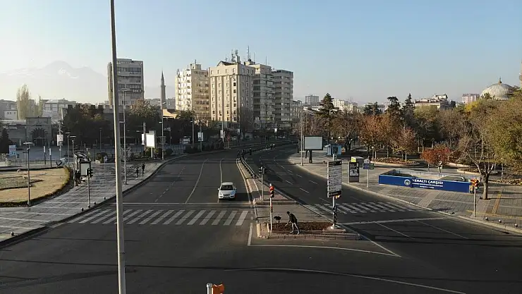 KAYSERİLİLER KISITLAMAYA UYUYOR