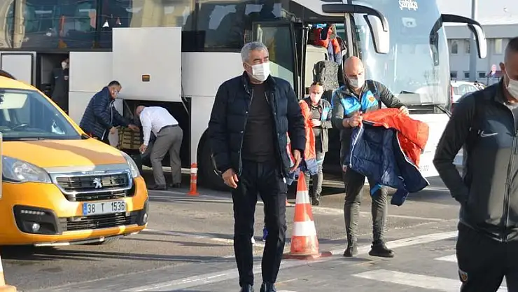 KAYSERİSPOR, GALATASARAY MAÇI İÇİN İSTANBUL'A GİTTİ