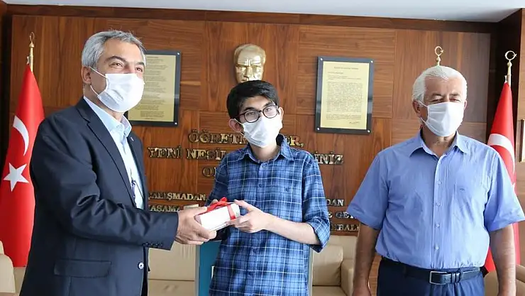 KAYSO, BAŞARILI ÖĞRENCİYİ ÖDÜLLENDİRDİ