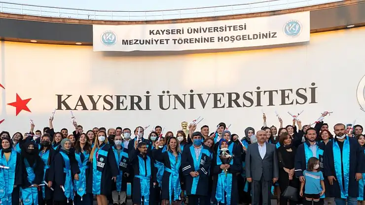 KAYÜ SAFİYE ÇIKRIKÇIOĞLU MYO MEZUNİYET VE ŞED KUŞANMA TÖRENİ DÜZENLENDİ