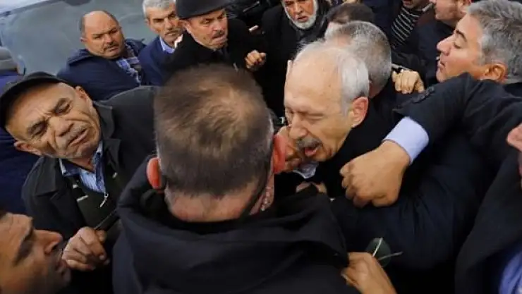 Kemal Kılıçdaroğlu'na Yumruk Atan Saldırgan, Adli Kontrol Şartı ile Serbest Bırakıldı