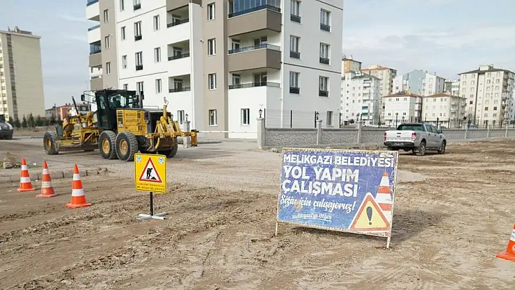 KEYKUBAT MAHALLESİ'NDE YENİ YOLLAR AÇILIYOR