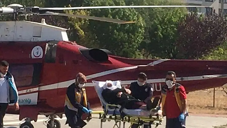 KOAH HASTASI KADIN AMBULANS HELİKOPTERLE ŞEHİR MERKEZİNE GETİRİLDİ