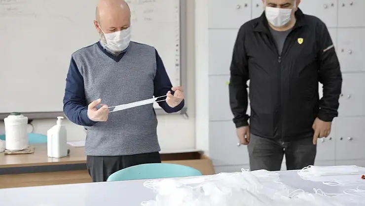KOCASİNAN, KENDİ ÜRETTİĞİ MASKELERLE TOPLUM SAĞLIĞINA KATKI SAĞLIYOR