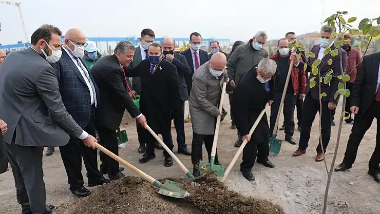 KOCASİNAN'DA 98. YIL DÖNÜMÜ ANISINA '1923 AĞAÇ' DİKİLDİ