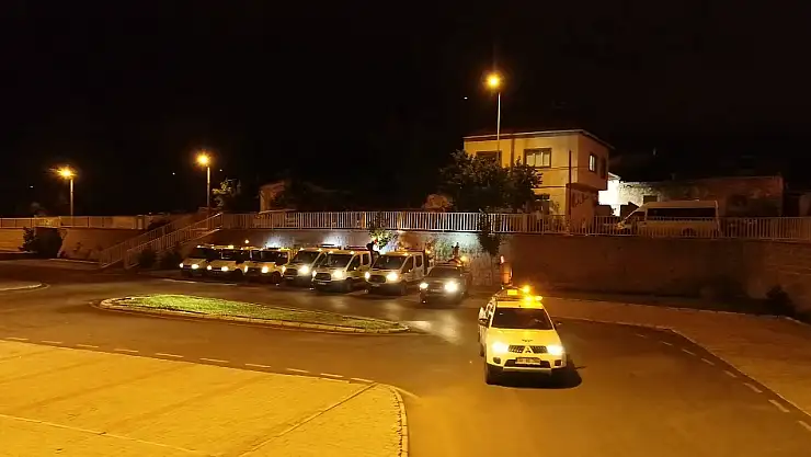 KOCASİNAN'DA İLAÇLAMA ÇALIŞMALARI GECE-GÜNDÜZ DEVAM EDİYOR