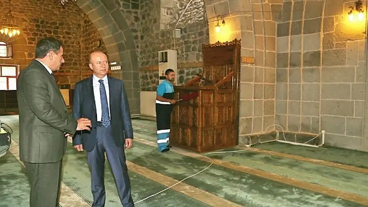 Kocasinan'ın cami temizleme hizmetine vatandaştan tam not