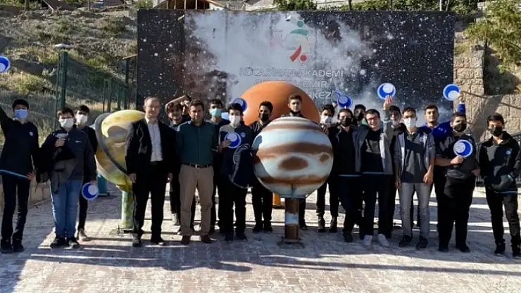 KOCASİNANLI GENÇLER, GELECEĞE DAHA DONANIMLI HAZIRLANIYOR