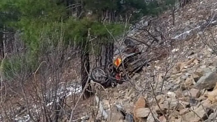 KONTROLDEN ÇIKAN MOTOSİKLET ŞARAMPOLE YUVARLANDI: 1 ÖLÜ