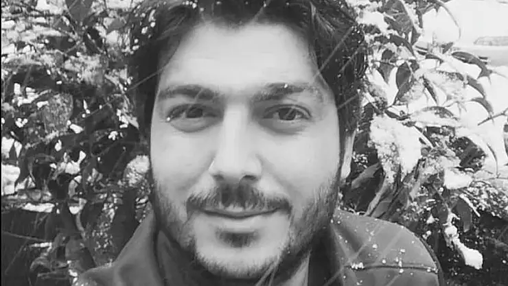 KÖPEĞE ÇARPAN MOTOSİKLETLİ HAYATINI KAYBETTİ