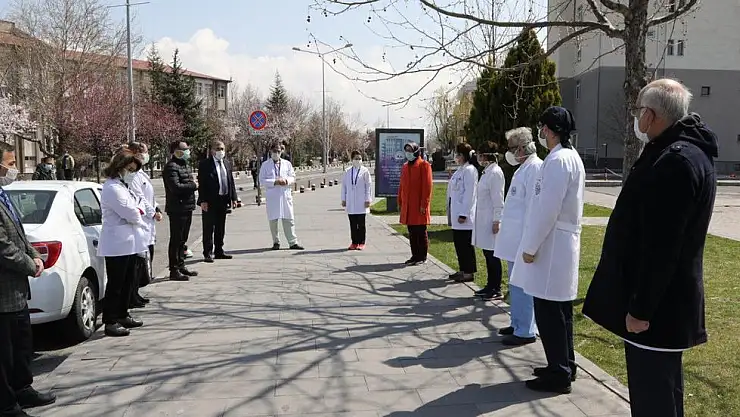 KORONA VİRÜSÜN İLK SAĞLIK ŞEHİDİ KAYSERİ'DE ANILDI