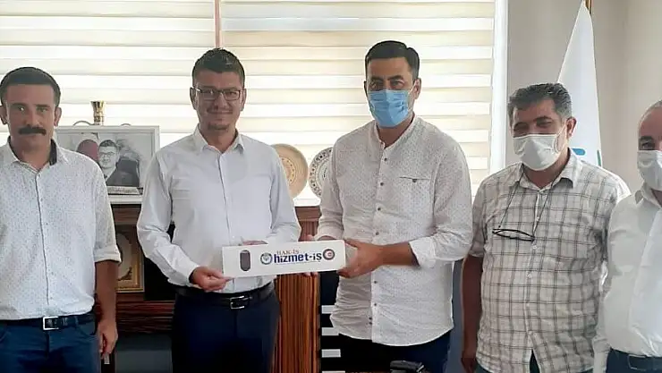 KOZAKLI BELEDİYESİ'NDE ŞİRKETE GEÇEN İŞÇİLERE 52 GÜNLÜK İKRAMİYE