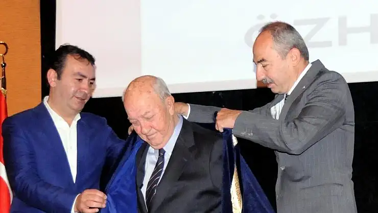 KTO'DA YILIN AHİSİ ÖZHAMURKAR'A KAFTANI TÖRENLE GİYDİRİLDİ