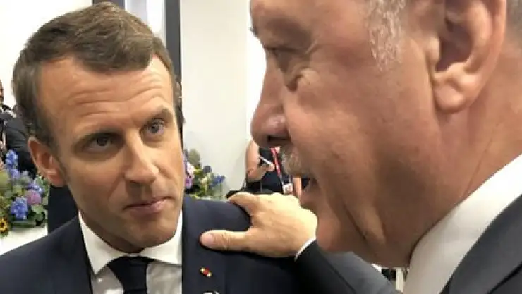 MACRON'UN KÜSTAH SÖZLERİNE YANIT GECİKMEDİ