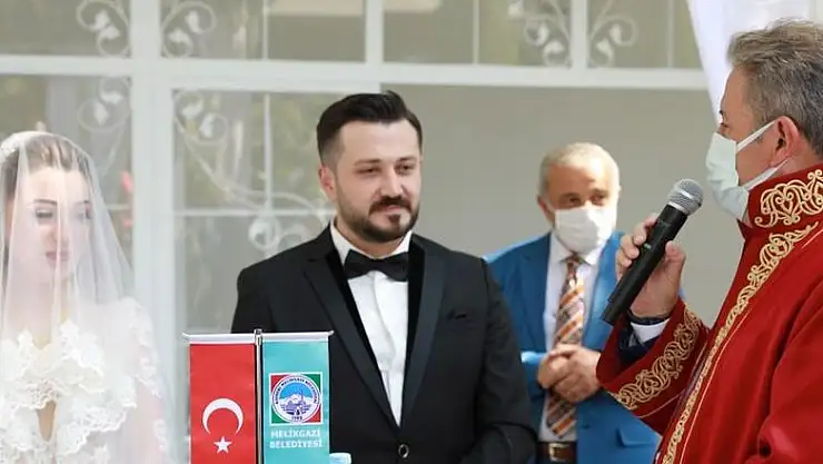 MELİKGAZİ BELEDİYESİ 2020 YILINDA 3576 ÇİFTİ EVLENDİRDİ