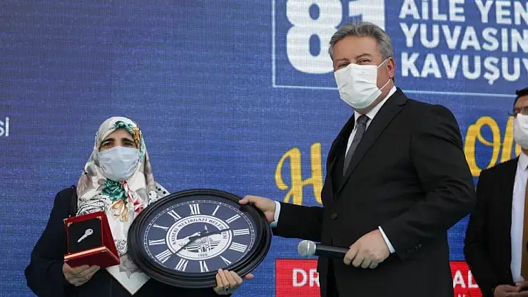 MELİKGAZİ BELEDİYESİ 81 EVİN ANAHTARLARINI TESLİM ETTİ