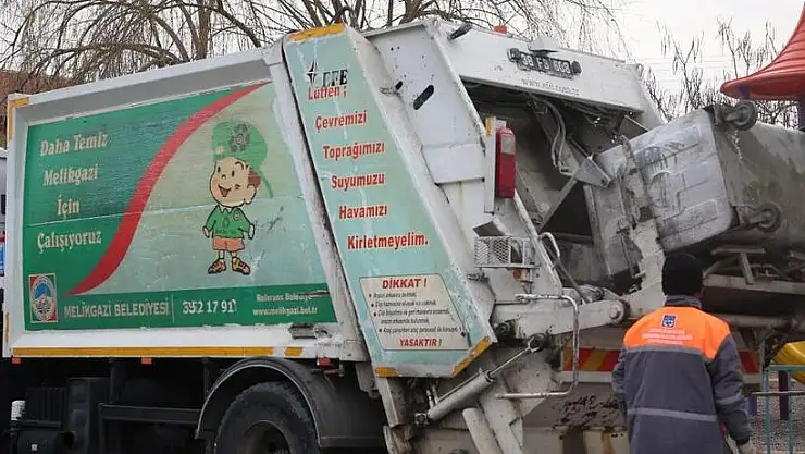 MELİKGAZİ'DE 1 GÜNDE 460 TON ÇÖP TOPLANIYOR