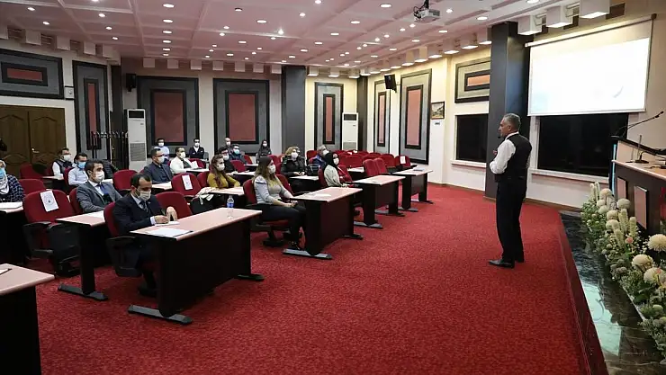 MELİKGAZİ'DE FAALİYET RAPORU İÇİN HİZMET İÇİ EĞİTİM