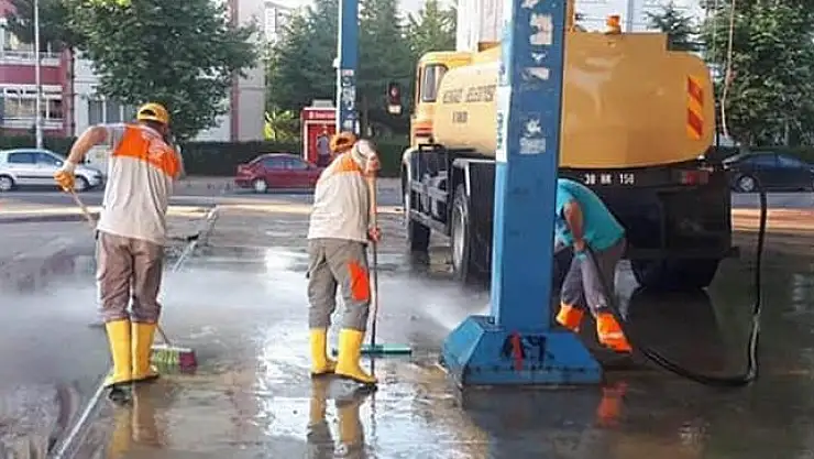 MELİKGAZİ'DE KURBAN KESİM YERLERİ TEMİZLENEREK DEZENFEKTE EDİLİYOR