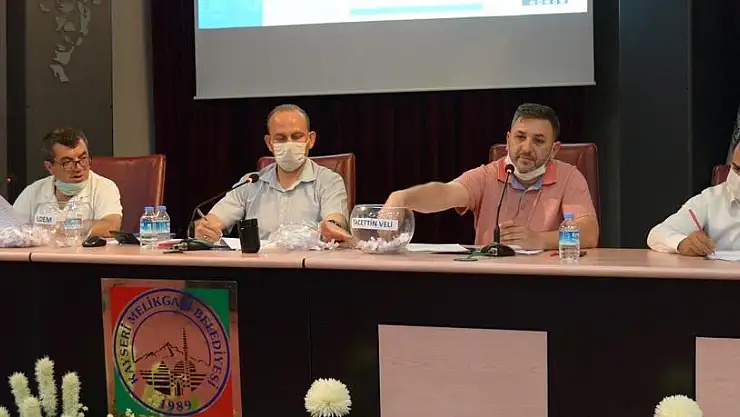 MELİKGAZİ'DE ÜRETİCİ PAZARI İÇİN KURA ÇEKİMİ YAPILDI