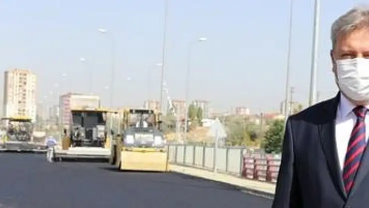 MELİKGAZİ'DE YOLLAR HEM YENİLENİYOR, HEM DE AĞAÇLANDIRILIYOR