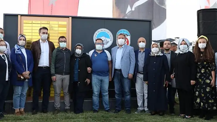 MELİKGAZİ'DEN SAĞLIKÇILARA ÖZEL 'TABİPLER BAHÇESİ' AÇILDI