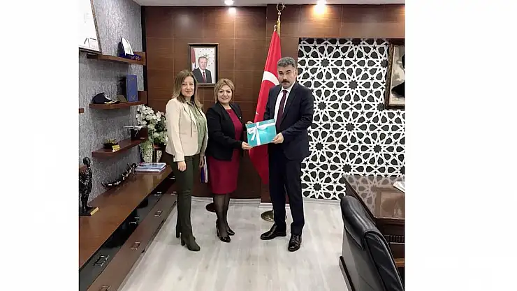 MHP'Lİ KADINLARDAN KARABÖRK'E ZİYARET