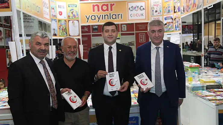 MHP'li vekil ve il başkanı Kitap Fuarında