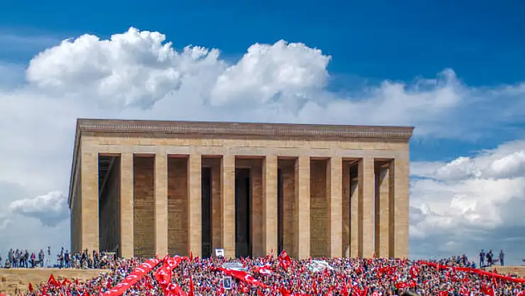 Millet 29 Ekim'de Ata'sına koştu: 1 milyon kişi Anıtkabir'i ziyaret etti