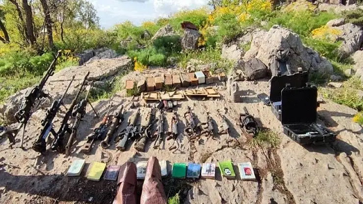 MSB, PENÇE-YILDIRIM OPERASYONUNDA ELE GEÇİRİLEN MÜHİMMATLARI PAYLAŞTI