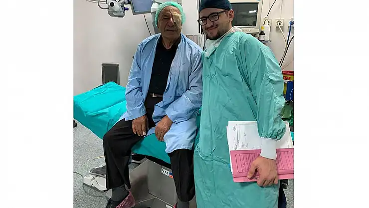 ÖĞRENCİLERİ ÖĞRETMENLERİNİ AMELİYAT ETTİ