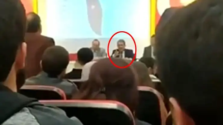 ÖĞRETİM GÖREVLİSİNİ SALONDAN KOVAN REKTÖR, SOSYAL MEDYADA TT OLDU!