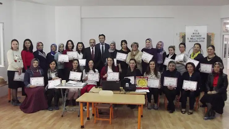 Öğretmenler için Montessori eğitimi başladı