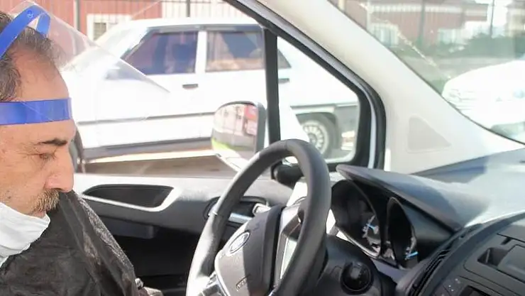 OKUL MÜDÜRÜ TATLI: 'BİZİM GÖREVİMİZ SAĞLIK PERSONELLERİNE DESTEK OLMAK'