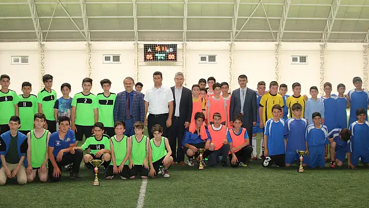 OKULLAR ARASI FUTBOL TURNUVASI SONA ERDİ