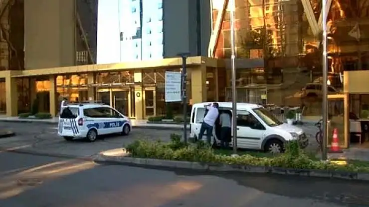 OTELDE KORKUNÇ CİNAYET! ÖLDÜRDÜKTEN SONRA ÜZERİNE KAPI KİTLEDİLER