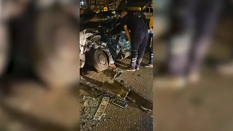 OTOBÜS VE OTOMOBİLLER ÇARPIŞTI