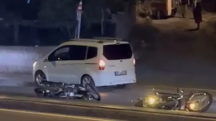 OTOMOBİL İLE ÇARPIŞAN MOTOSİKLET SÜRÜCÜLERİ HAYATINI KAYBETTİ