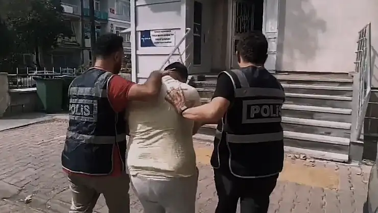 OTOMOBİLDEN HIRSIZLIK YAPAN KİŞİ YAKALANDI