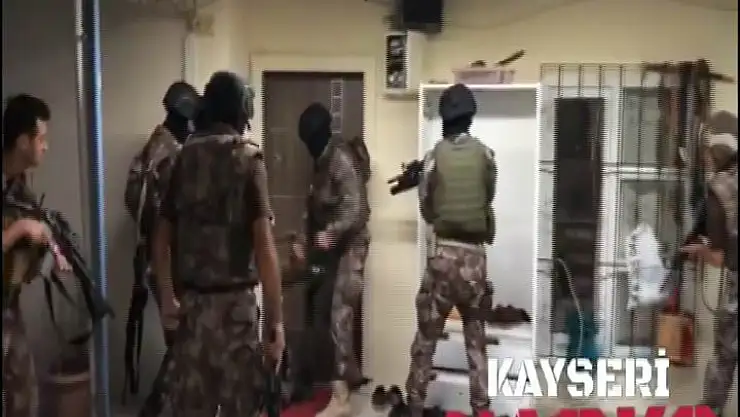 Özel Harekat destekli uyuşturucu operasyonu: 17 şahıs yakalandı
