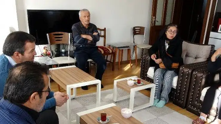 ÖZGECAN ASLAN'IN AİLESİ CEREN ÖZDEMİR'İN EVİNDE