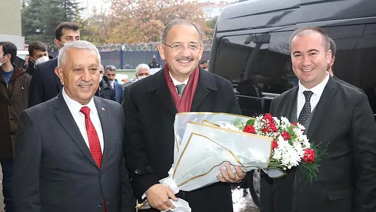 ÖZHASEKİ: 'ABD, AK PARTİ'Yİ İKTİDARDAN GÖNDERMEK İSTİYOR'