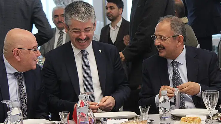 ÖZHASEKİ: 'BİZİM İŞİMİZ HİZMET VE ESER SİYASETİ' 