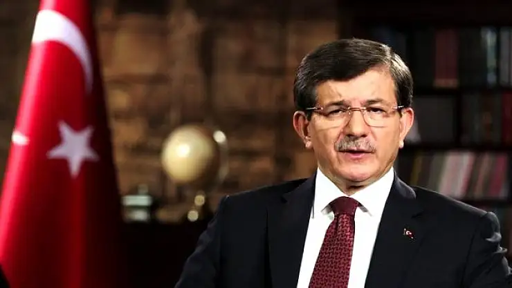Parti Kuracağı Konuşulan Ahmet Davutoğlu'na Yakın Kaynaklardan 'İttifak' Çıkışı