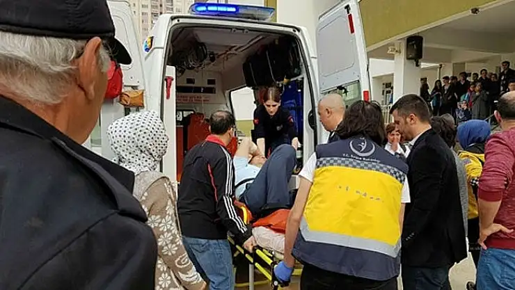 Polis memuru veli okulda dehşet saçtı!