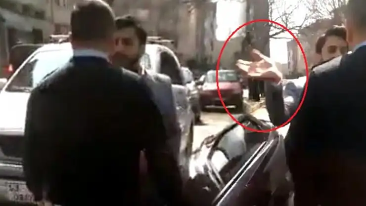 Polise Tokatlı Saldırı! Görüntüler Sosyal Medyada Gündem Oldu