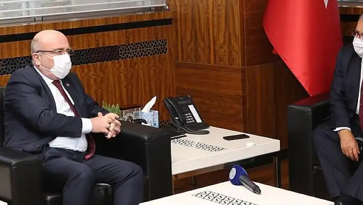 REKTÖR KARAMUSTAFA'DAN BAŞKAN BÜYÜKILIÇ'A TEŞEKKÜR ZİYARETİ