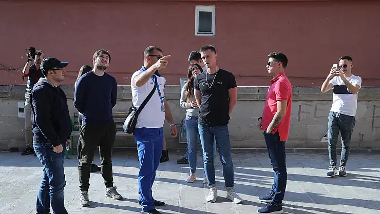 RUSYA'NIN İNTERNET FENOMENLERİ TALAS'TA