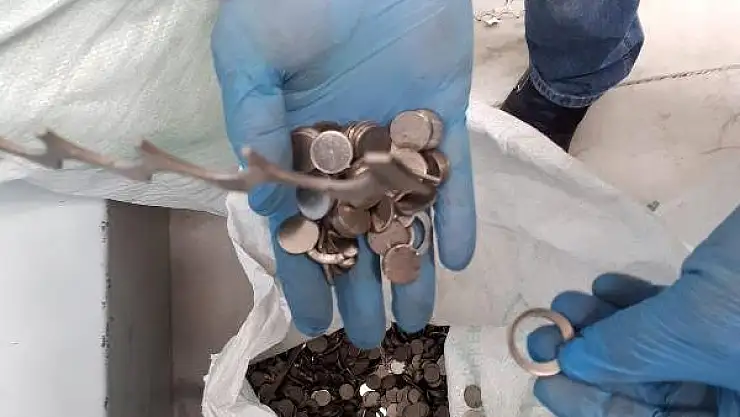 Sahte Euro ve Silah Üreten 1'i Polis 10 Kişi, Gözaltına Alındı