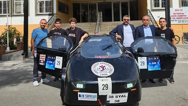 SAMİ YANGIN ÖĞRENCİLERİNİN YAPTIĞI ELEKTRİKLİ ARAÇ LEXA FİNALLERDE